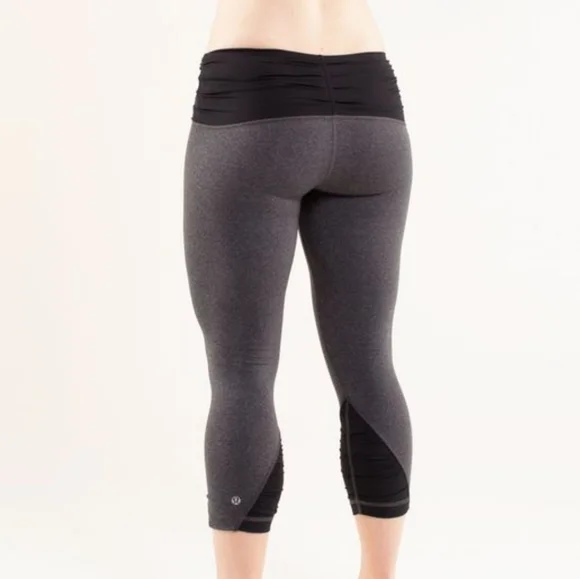 Lululemon Gather & Crow Crop Leggings - Space Dye Grey/Black - Size 6 - Picture 3 of 4